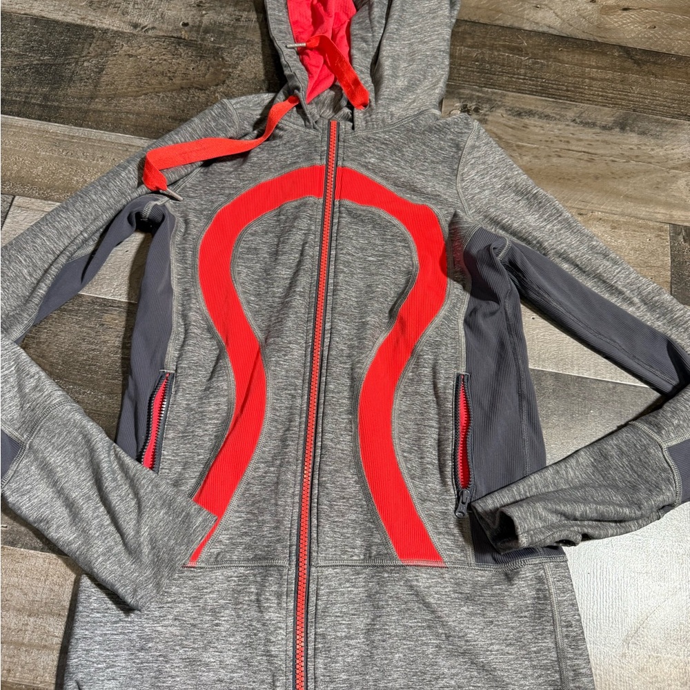 Lululemon Stride Jacket Hoodie Gray Red‎ Full Zip Logo Front – Women’s 2